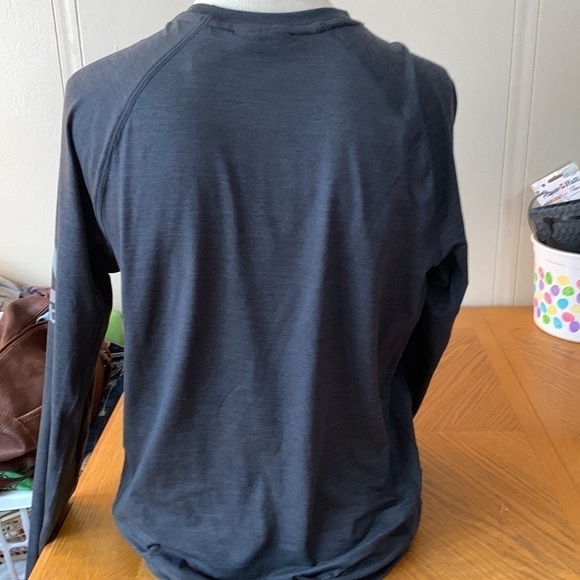 NWT Reebok long sleeve shirt - Picture 5 of 9